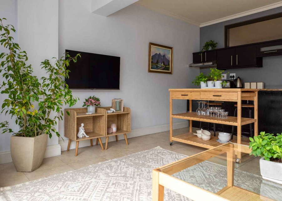 To Let 1 Bedroom Property for Rent in Sea Point Western Cape